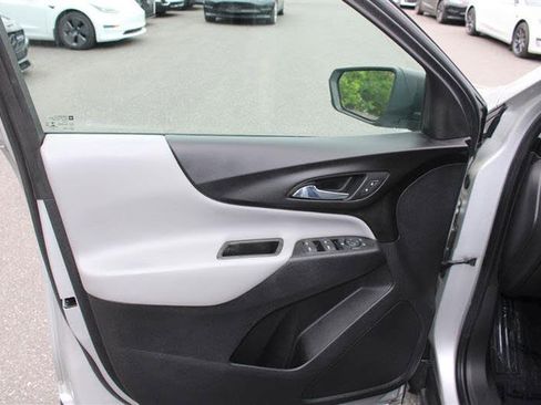 Used 2021 Chevrolet Equinox LS w/ LPO, Blackout Package FWD image 10
