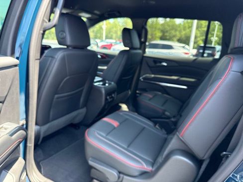 New 2027 Chevrolet Traverse RS FWD image 20
