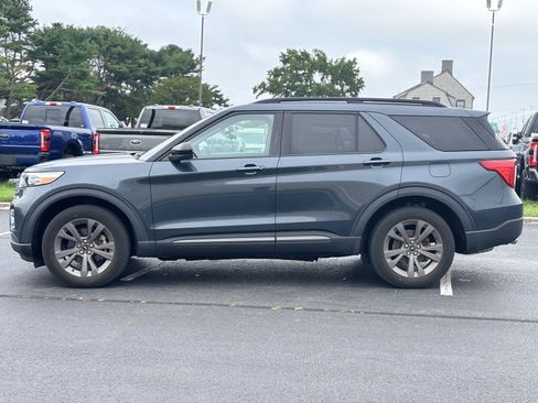 Used 2023 Ford Explorer XLT w/ Equipment Group 202A AWD/4WD image 4