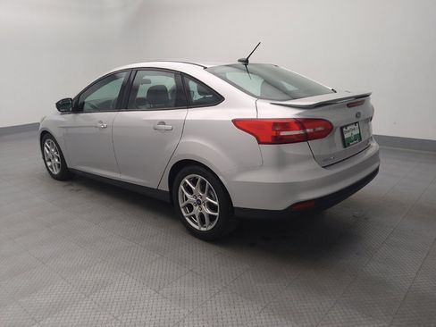 Used 2015 Ford Focus SE w/ Equipment Group 201A FWD image 3