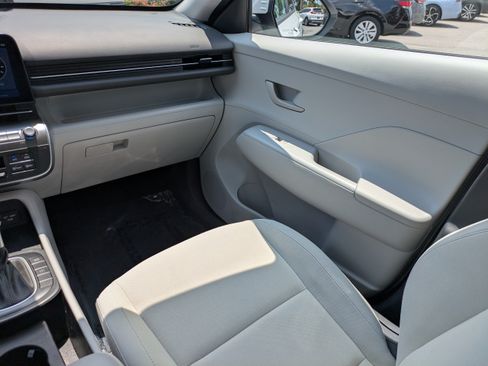 Used 2025 Hyundai Kona SEL FWD image 18