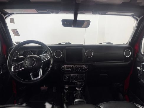 Used 2022 Jeep Wrangler Unlimited Sahara w/ Dual Top Group AWD/4WD image 2