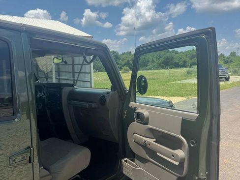 Used 2008 Jeep Wrangler Unlimited Sahara image 10