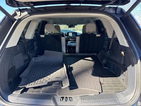 Used 2025 Lincoln Aviator AWD image 10