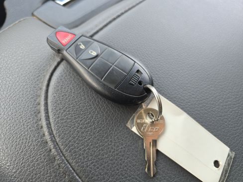 Used 2017 RAM 1500 Express image 31