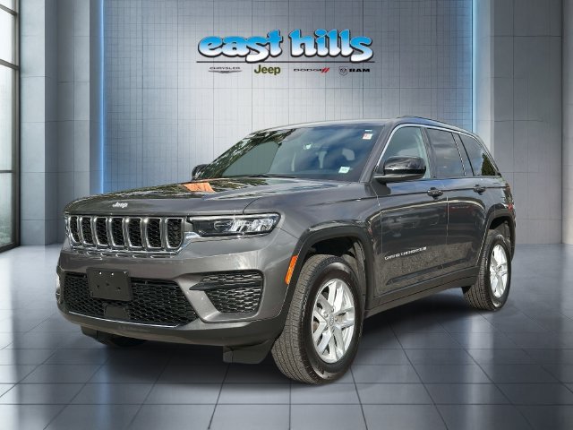 Certified 2025 Jeep Grand Cherokee Laredo X w/ Luxury Tech Group I AWD/4WD image 7