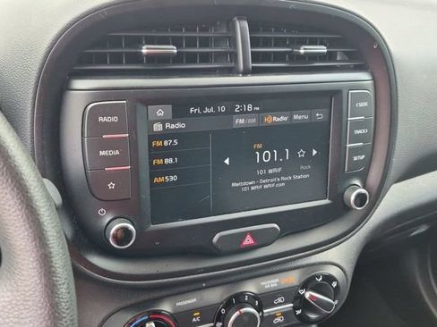 Used 2022 Kia Soul LX FWD image 17