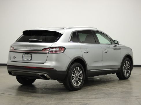 Used 2022 Lincoln Nautilus Reserve w/ Luxury Package image 8