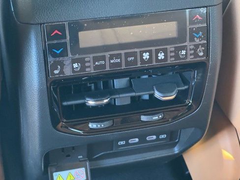 New 2026 Jeep Grand Cherokee Summit image 38