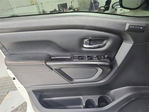 Used 2020 Nissan Titan PRO-4X w/ Pro-4x Convenience Package image 33