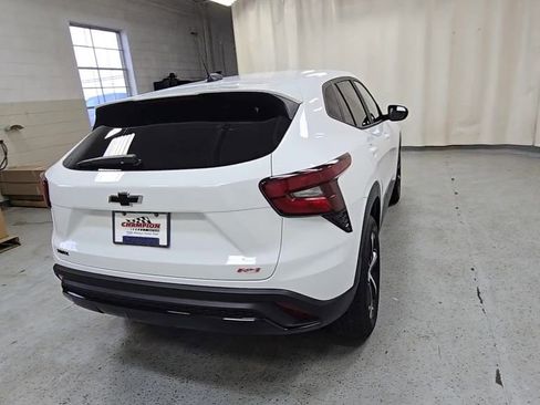 Certified 2024 Chevrolet Trax RS w/ Sunroof Package image 11