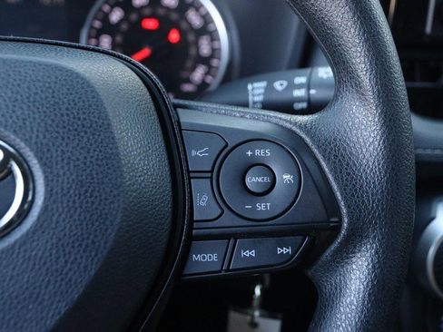 Used 2019 Toyota RAV4 LE image 12