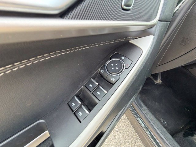 Used 2024 Ford Explorer XLT w/ Equipment Group 202A AWD/4WD image 33