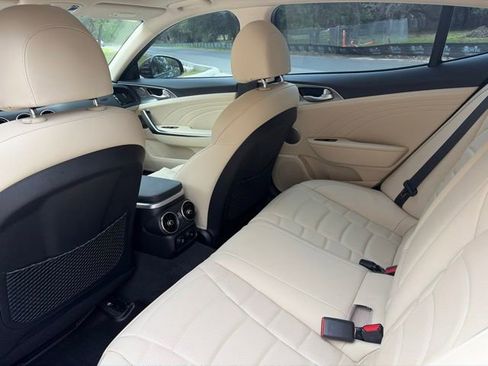 Used 2023 Kia Stinger GT2 RWD image 7