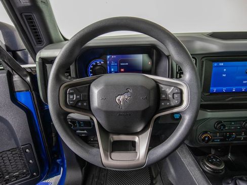 Used 2022 Ford Bronco 2-Door AWD/4WD image 17