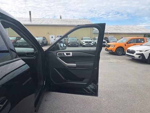 Used 2023 Ford Explorer XLT w/ Equipment Group 202A AWD/4WD image 25