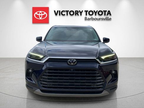 Used 2024 Toyota Grand Highlander AWD image 8