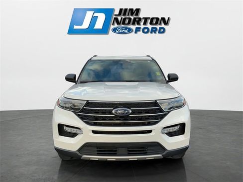 Used 2021 Ford Explorer XLT w/ Equipment Group 202A image 8