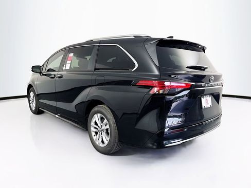 New 2026 Toyota Sienna Limited image 6
