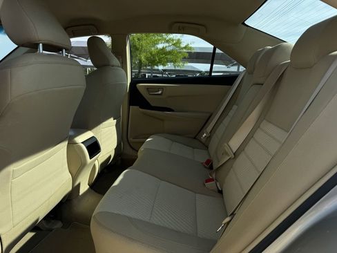 Used 2016 Toyota Camry LE FWD image 28