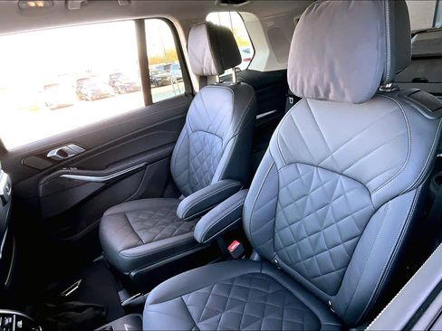 Used 2025 BMW X7 xDrive40i image 19