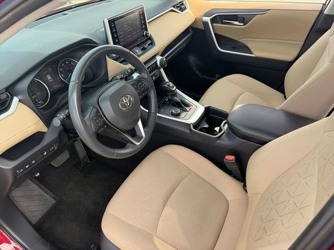Used 2021 Toyota RAV4 XLE w/ Convenience Package AWD/4WD image 12
