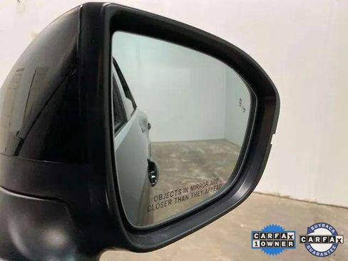 Used 2024 Nissan Pathfinder S image 88