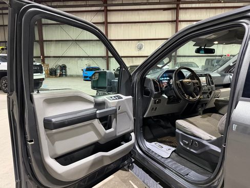 Used 2015 Ford F150 XLT w/ Equipment Group 302A Luxury RWD image 11