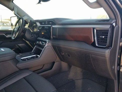 New 2025 GMC Sierra 2500 Denali w/ Denali Reserve Package image 12