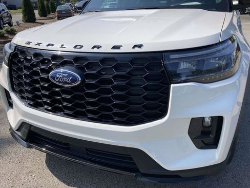 Used 2025 Ford Explorer ST-Line w/ Premium Package RWD image 10