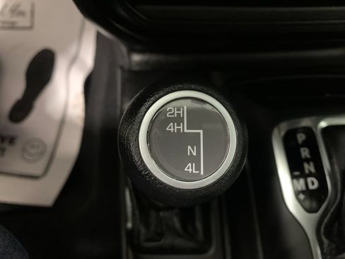 Used 2022 Jeep Gladiator Sport AWD/4WD image 30