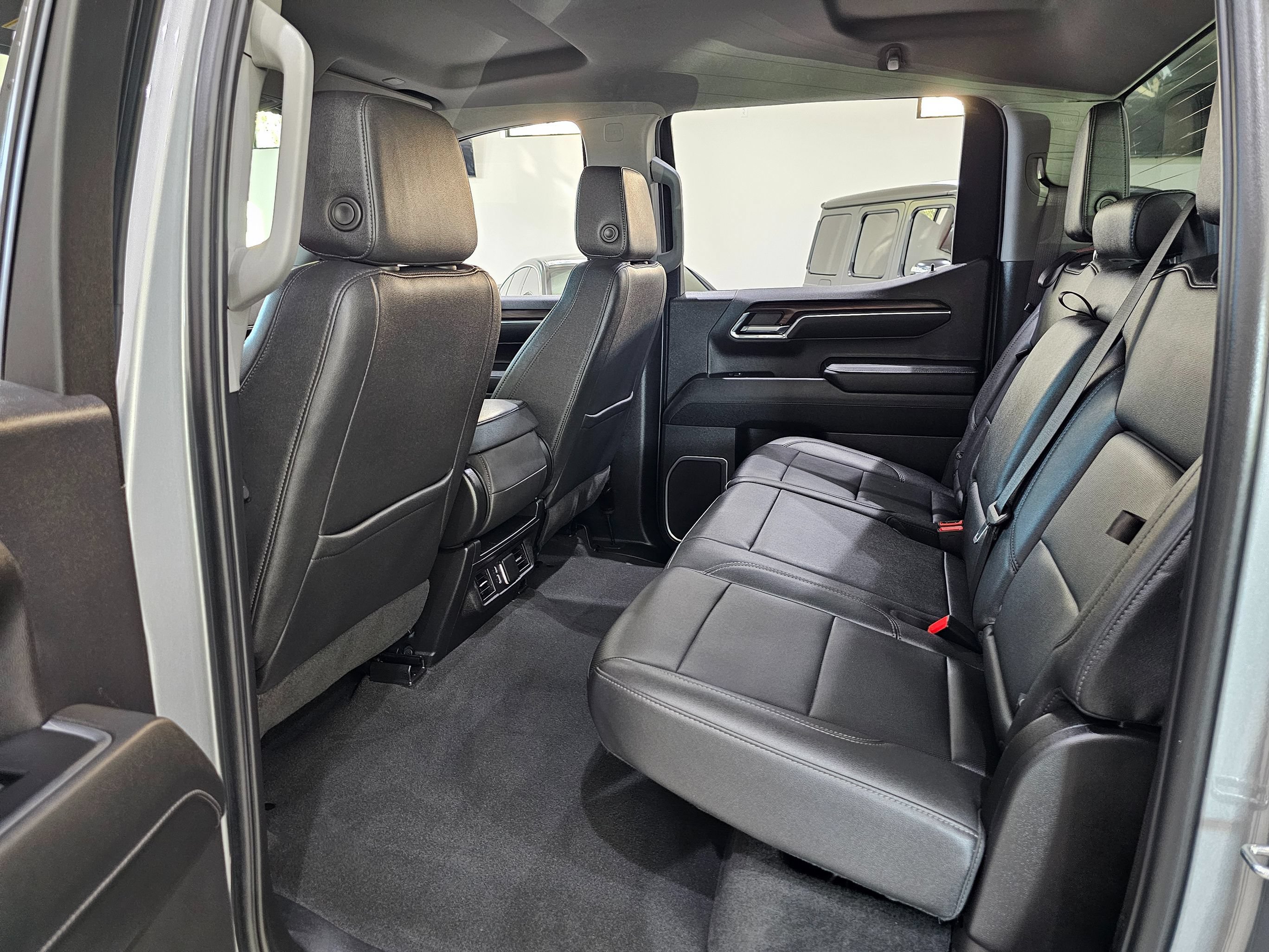 Used 2024 GMC Sierra 1500 SLT AWD/4WD image 19