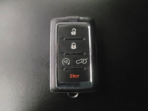 Used 2023 Jeep Grand Cherokee 4WD 4xe image 32