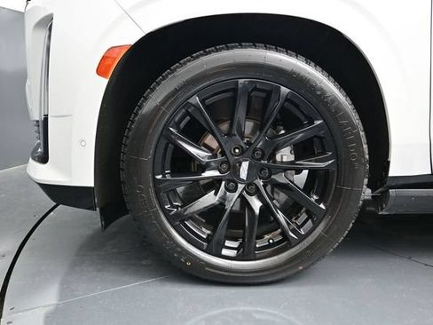 Used 2023 Cadillac Escalade ESV Sport Platinum w/ LPO, ONYX Package AWD/4WD image 16