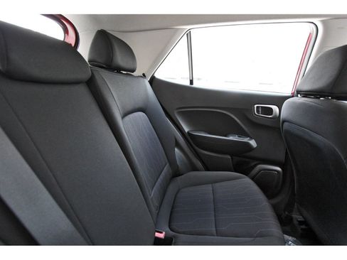 Used 2024 Hyundai Venue SE FWD image 14