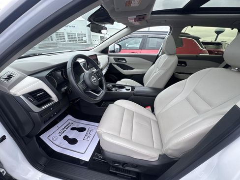 Used 2024 Nissan Rogue SV w/ SV Premium Package AWD/4WD image 7