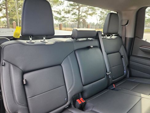 Certified 2024 GMC Sierra 1500 SLT image 10