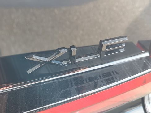 Certified 2025 Toyota Prius XLE image 9