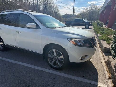 Used 2015 Nissan Pathfinder Platinum w/ Family Entertainment Package image 19