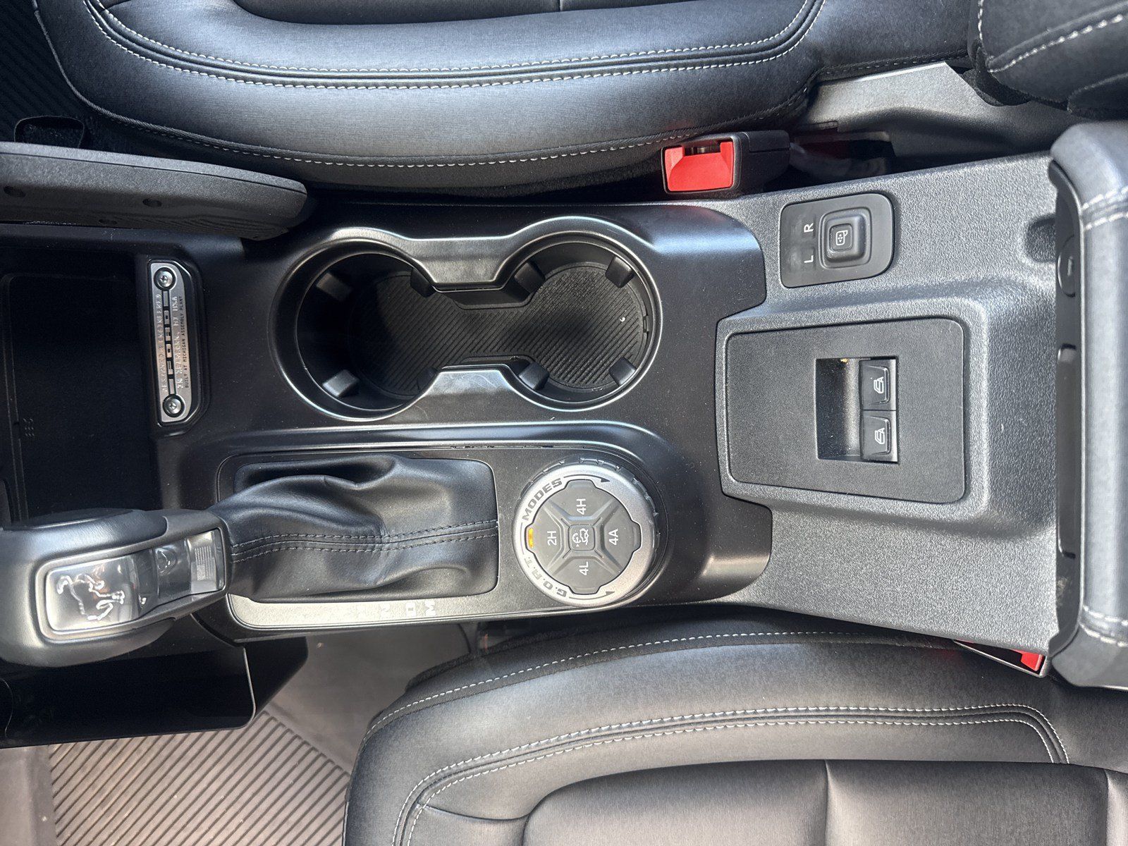 Used 2025 Ford Bronco Badlands AWD/4WD image 35