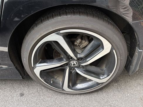 Used 2019 Honda Accord Sport image 10