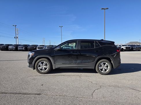 Used 2024 GMC Terrain SLE image 4