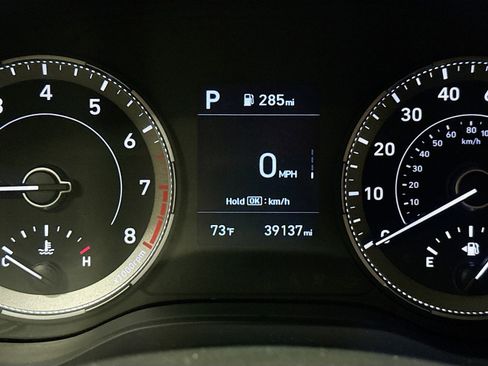 Used 2021 Hyundai Venue SE FWD image 16