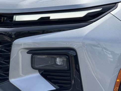 Used 2026 Chevrolet Traverse RS FWD image 6