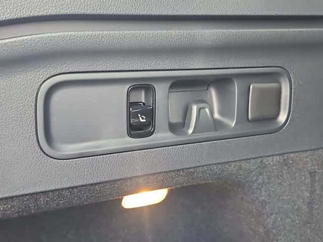 Certified 2026 Mercedes-Benz GLC 300 4MATIC image 40