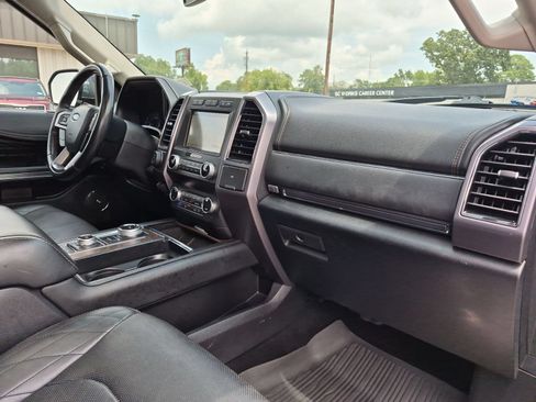 Used 2019 Ford Expedition Max Platinum AWD/4WD image 31