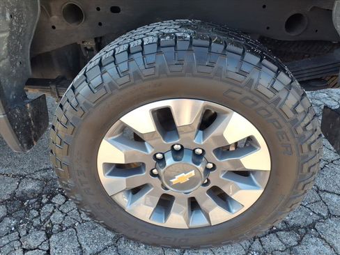 Certified 2024 Chevrolet Silverado 2500 Custom w/ Custom Convenience Package image 11