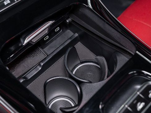 Used 2025 Mercedes-Benz CLE 450 4MATIC Cabriolet image 26