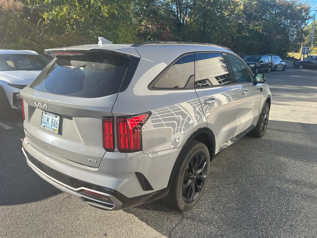 Used 2023 Kia Sorento SX AWD/4WD image 2