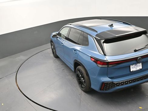 New 2026 Volkswagen Tiguan SE R-Line image 17